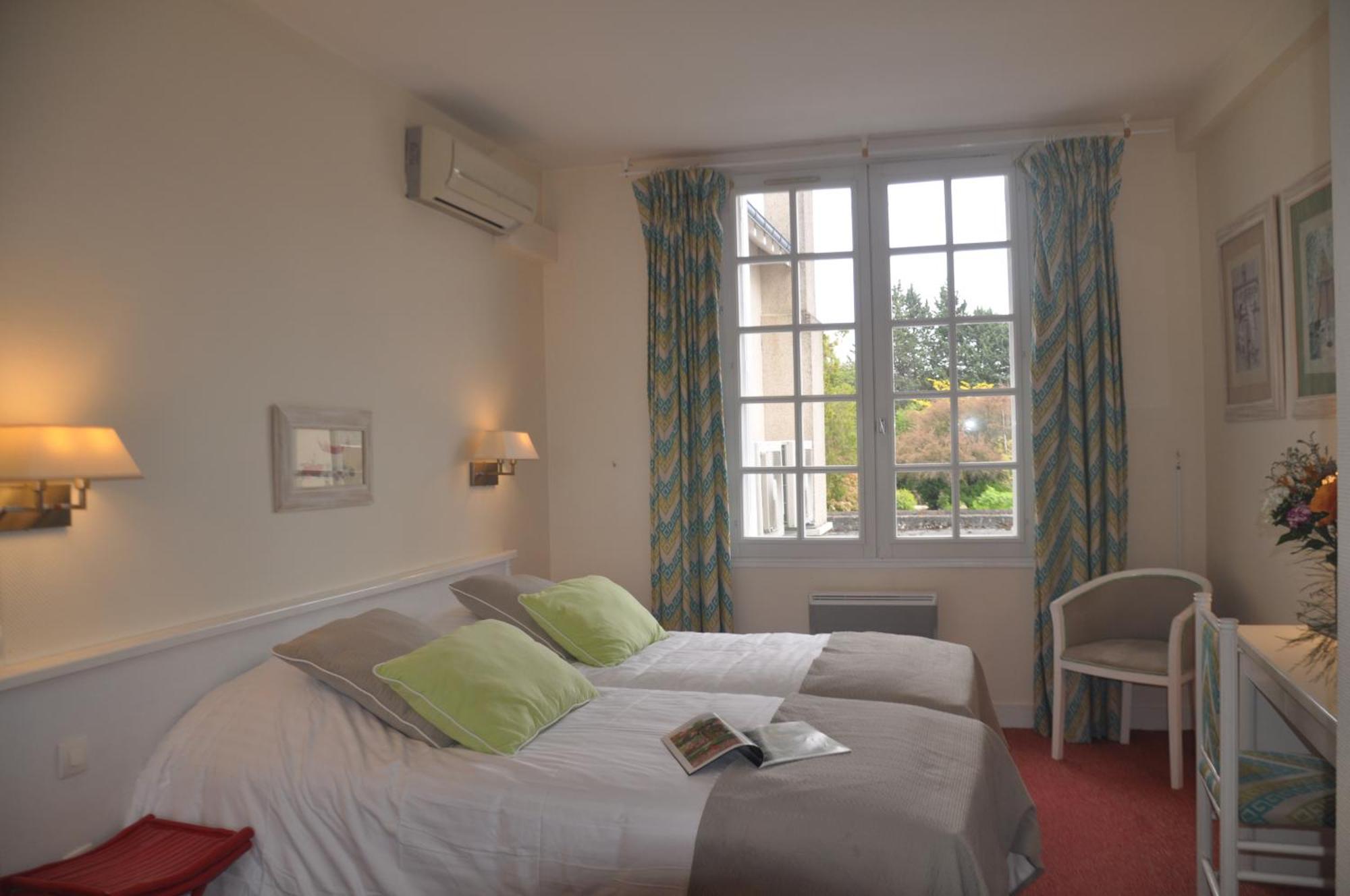 Logis Auberge Du Centre Chitenay Εξωτερικό φωτογραφία