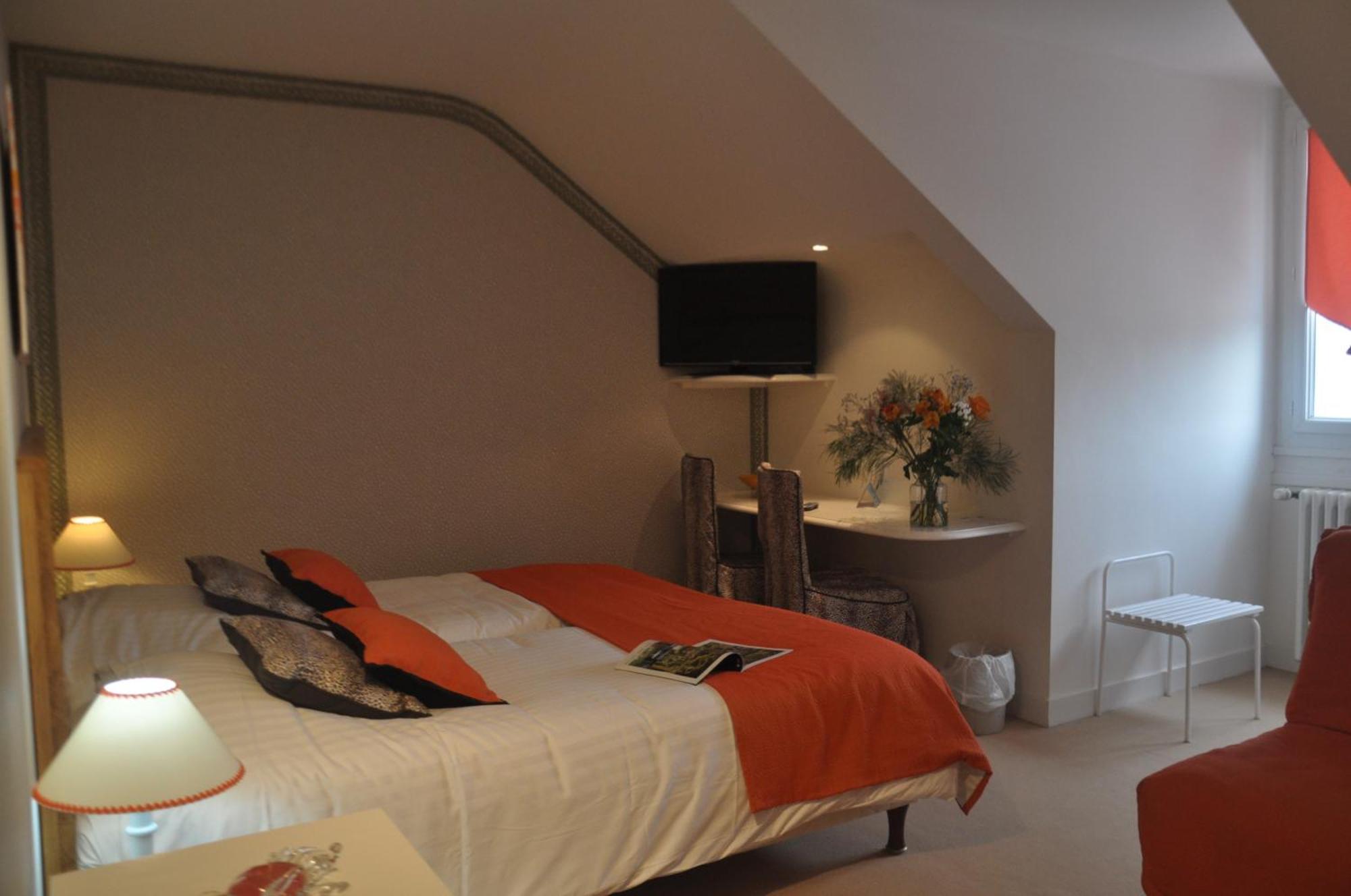 Logis Auberge Du Centre Chitenay Εξωτερικό φωτογραφία