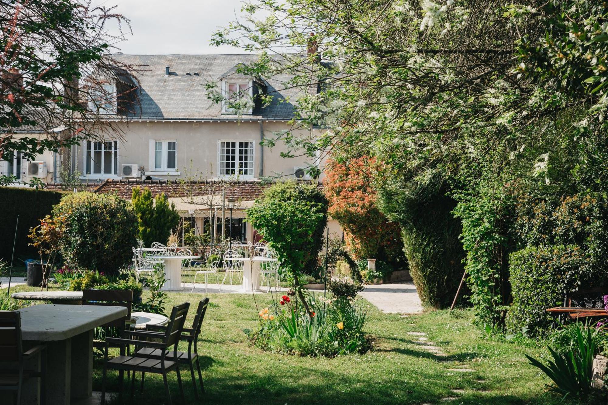 Logis Auberge Du Centre Chitenay Εξωτερικό φωτογραφία